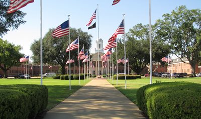 Carl Vinson VA Medical Center entrance